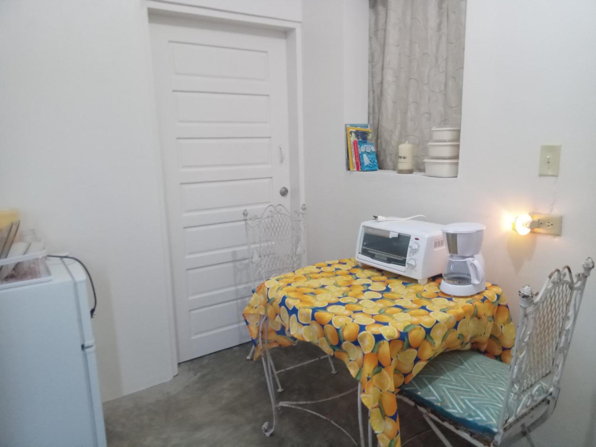 Hacienda Tropical Guest House Belmopan Exterior foto
