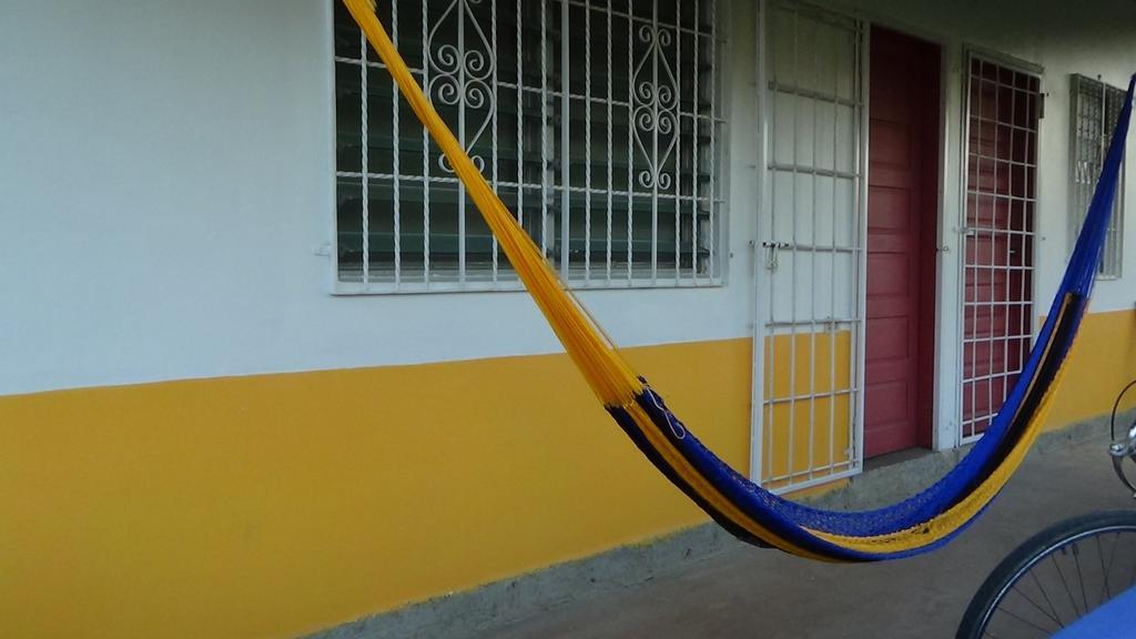 Hacienda Tropical Guest House Belmopan Exterior foto