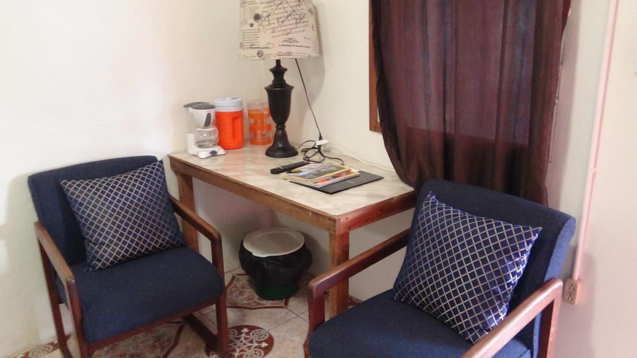 Hacienda Tropical Guest House Belmopan Exterior foto